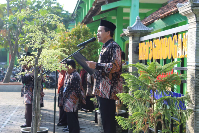 MTs Negeri 3 Grobogan Peringati Hari Pendidikan Nasional 2025